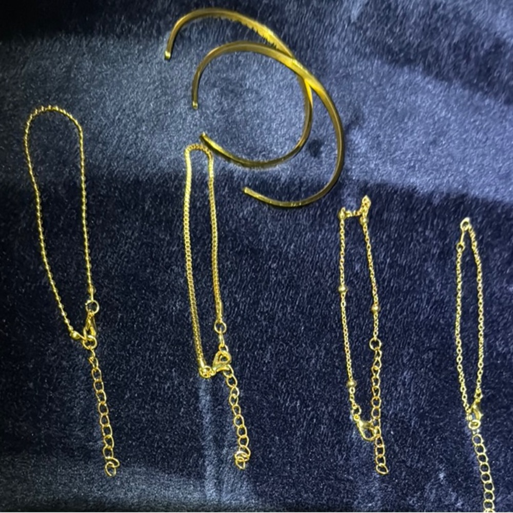 Elegant Gold Jewelry Set